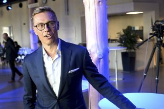 Alexander Stubb, 55 ans, a été le premier ministre de Finlande entre 2014 et 2015. Il a aussi servi en tant que ministre des Finances, des Affaires étrangères et des Affaires européennes. Il enseigne actuellement à l'Institut universitaire europée...